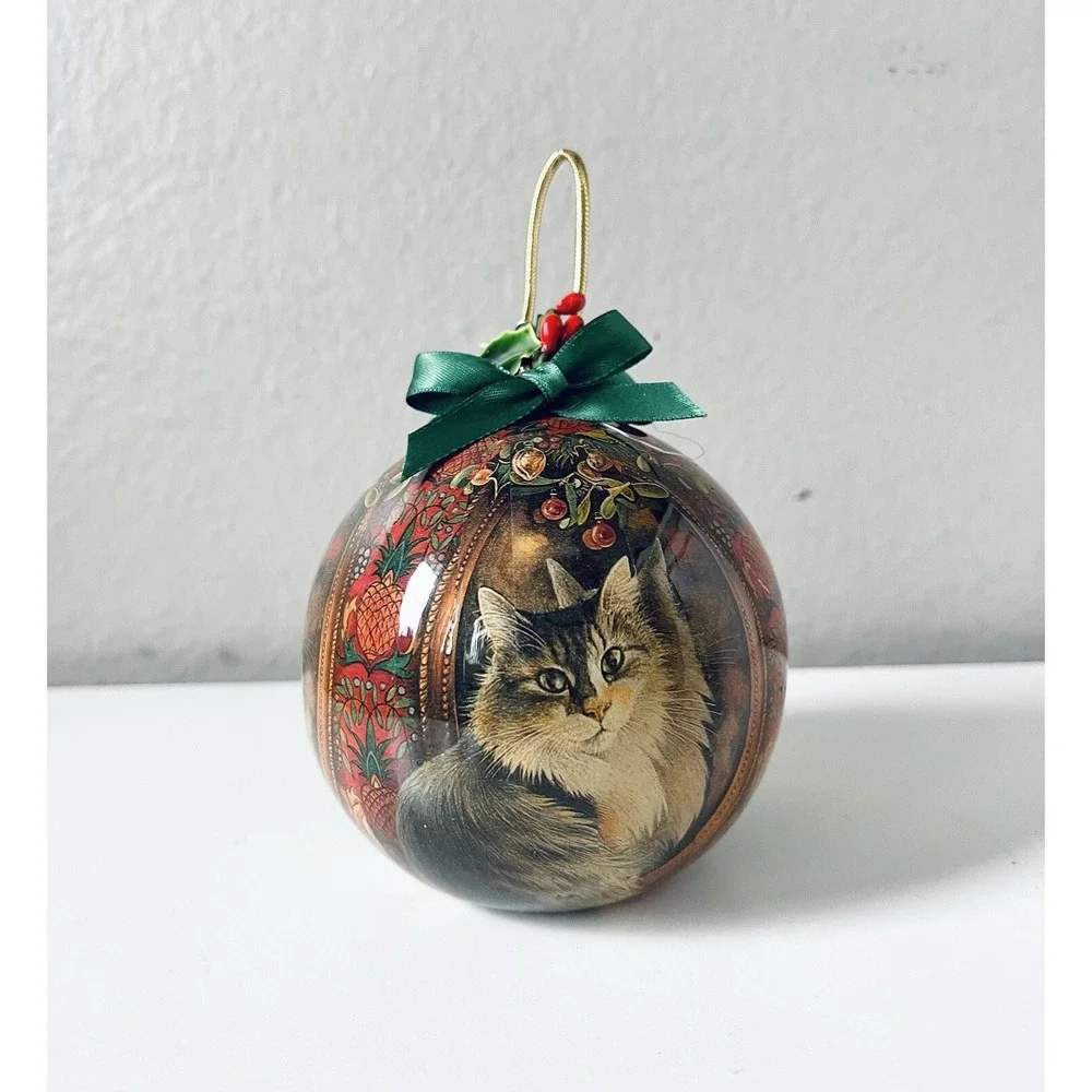 Enesco Vintage 90's Cat Christmas Ornament Ball Leslie Anne Vintage‎ Holly